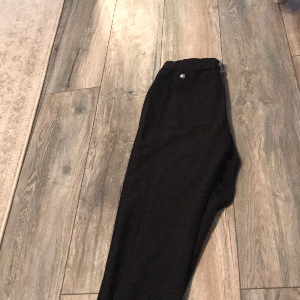 Figs scrub pants (never worn)